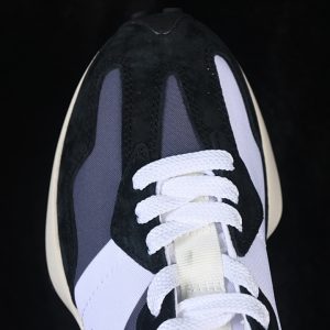New Balance 230