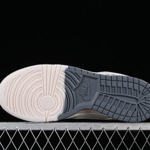 Nike SB Dunk Low Supreme
