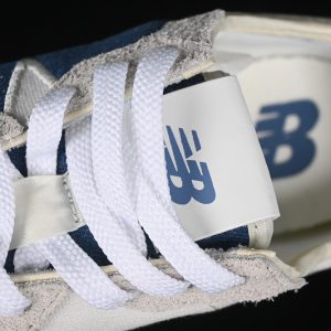 New Balance 230
