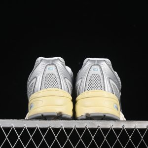 New Balance 740