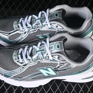 New Balance 740