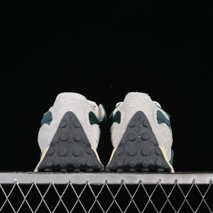New Balance 230