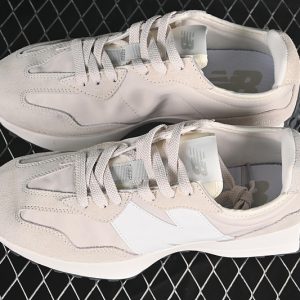 New Balance 230