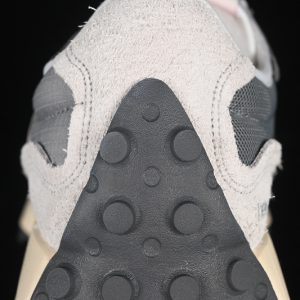 New Balance 230
