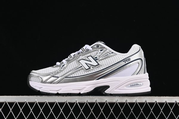 New Balance 740