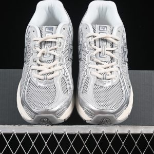 New Balance 740