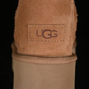 Ugg Mini Bailey Button Ii Maroom