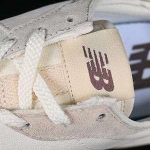 New Balance 230