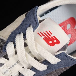 New Balance 230