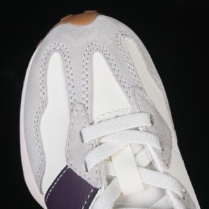 New Balance 230