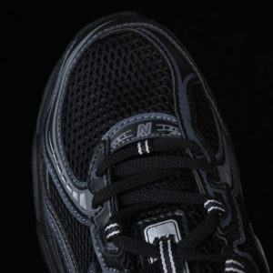New Balance 740