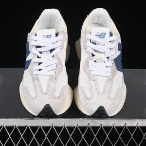 New Balance 230
