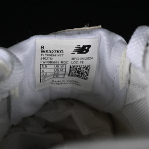 New Balance 230