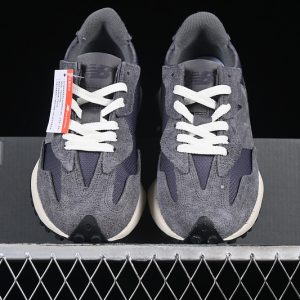 New Balance 230
