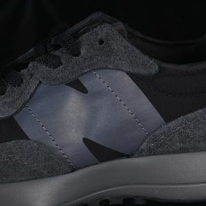 New Balance 230