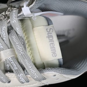 Nike SB Dunk Low Supreme