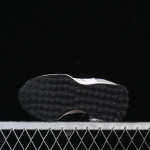 New Balance 230