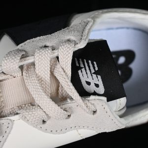 New Balance 230