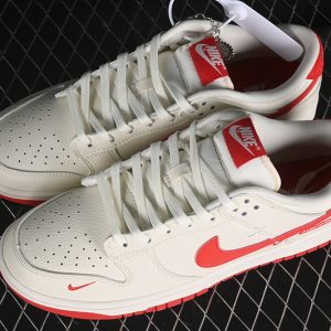 Nike SB Dunk Low Supreme