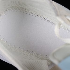 New Balance 230