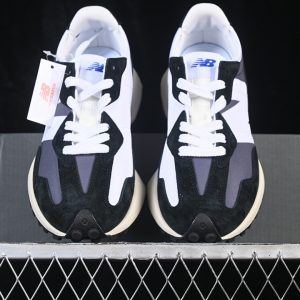 New Balance 230
