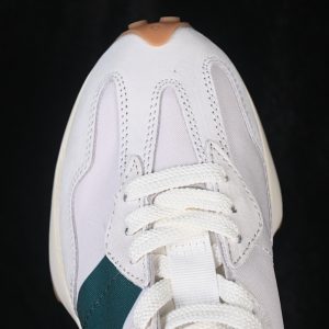 New Balance 230