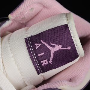 Nike Jordan 1 Mid
