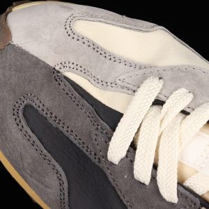 New Balance 230