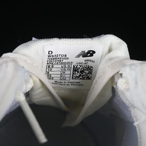 New Balance 230
