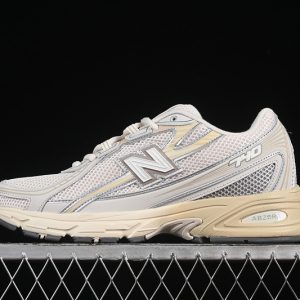 New Balance 740