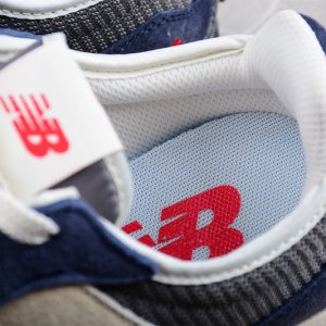 New Balance 230