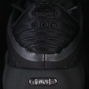 Nike Mind 002