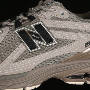 New Balance 1906