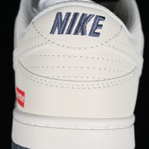 Nike SB Dunk Low Supreme