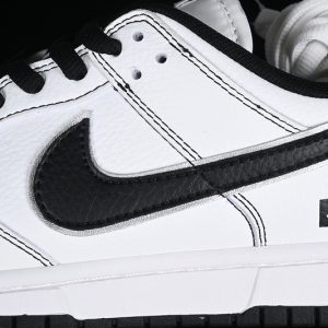 Nike Supreme SB Dunk Low