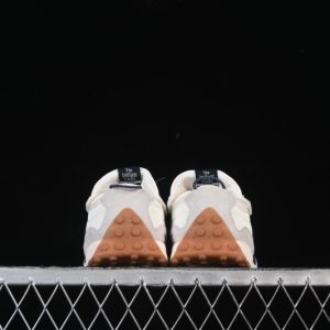 New Balance 230