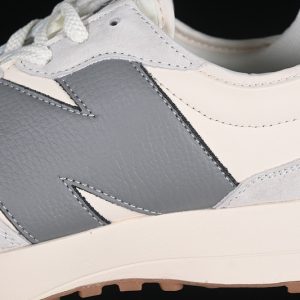 New Balance 230