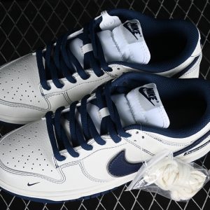 Nike Supreme SB Dunk Low