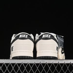 Nike SB Dunk Low Supreme