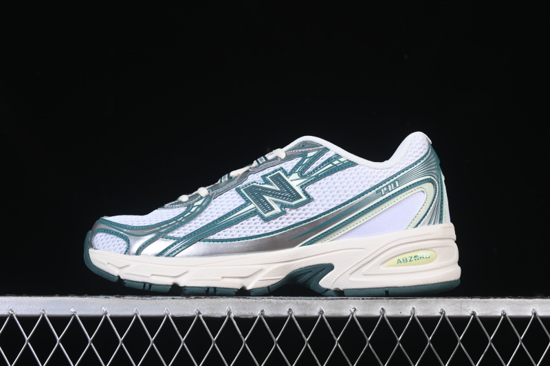 New Balance 740