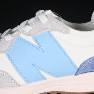 New Balance 230