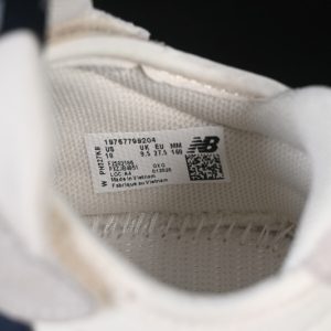 New Balance 230