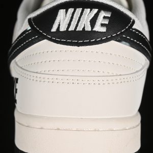 Nike SB Dunk Low Supreme