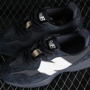 New Balance 230