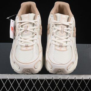 New Balance 740