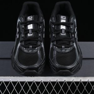 New Balance 740