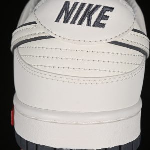 Nike SB Dunk Low Supreme