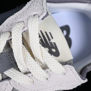 New Balance 230