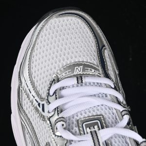 New Balance 740