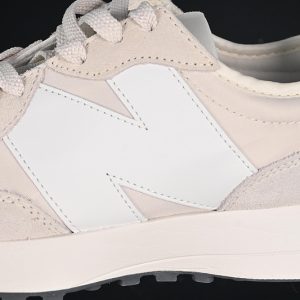 New Balance 230